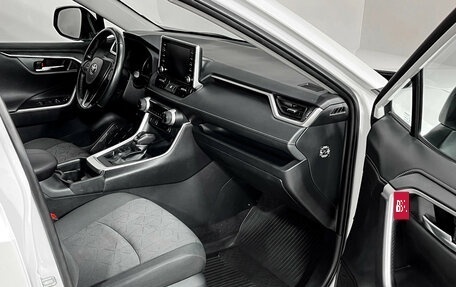 Toyota RAV4, 2021 год, 3 950 000 рублей, 11 фотография