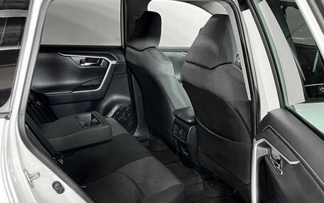 Toyota RAV4, 2021 год, 3 950 000 рублей, 12 фотография