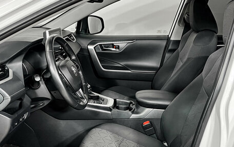 Toyota RAV4, 2021 год, 3 950 000 рублей, 14 фотография