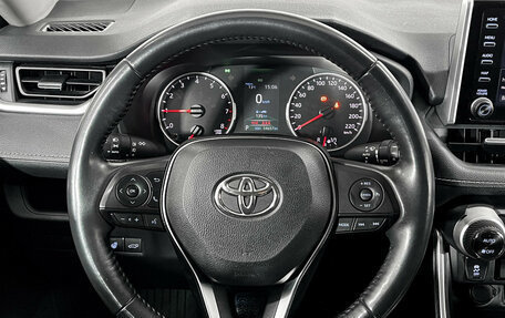 Toyota RAV4, 2021 год, 3 950 000 рублей, 21 фотография