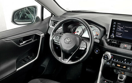 Toyota RAV4, 2021 год, 3 950 000 рублей, 20 фотография