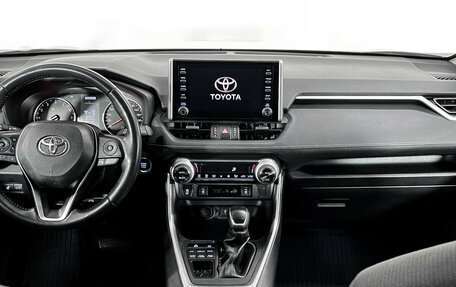 Toyota RAV4, 2021 год, 3 950 000 рублей, 18 фотография