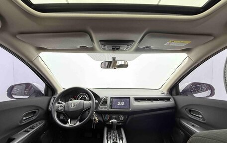 Honda Vezel, 2022 год, 1 340 000 рублей, 8 фотография