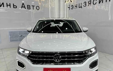 Volkswagen T-Roc I, 2022 год, 1 298 000 рублей, 2 фотография