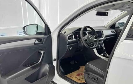 Volkswagen T-Roc I, 2022 год, 1 298 000 рублей, 8 фотография