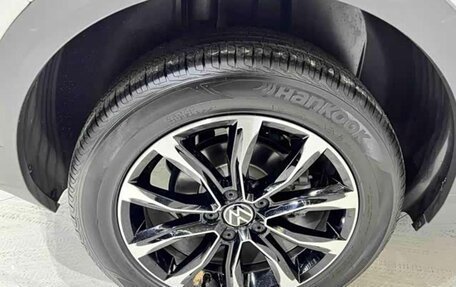 Volkswagen T-Roc I, 2022 год, 1 298 000 рублей, 17 фотография