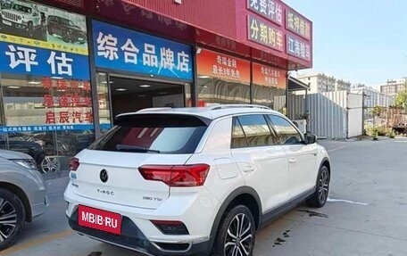 Volkswagen T-Roc I, 2022 год, 1 330 000 рублей, 5 фотография