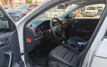 Volkswagen T-Roc I, 2022 год, 1 330 000 рублей, 10 фотография