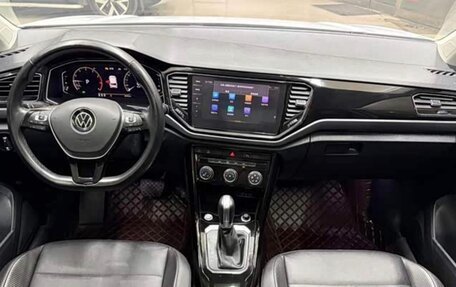 Volkswagen T-Roc I, 2022 год, 1 317 000 рублей, 8 фотография