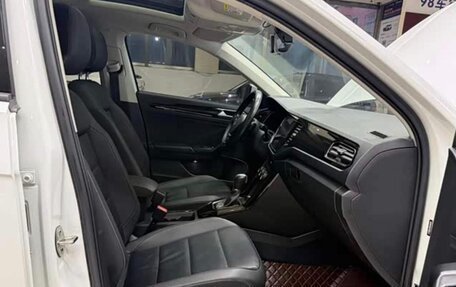 Volkswagen T-Roc I, 2022 год, 1 317 000 рублей, 12 фотография