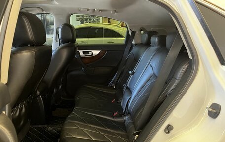 Infiniti FX II, 2010 год, 1 950 000 рублей, 20 фотография