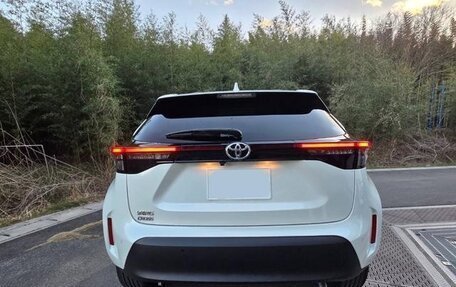 Toyota Yaris Cross, 2021 год, 1 443 000 рублей, 8 фотография