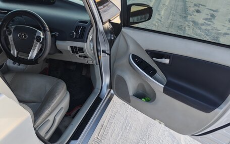 Toyota Prius, 2010 год, 1 000 000 рублей, 33 фотография