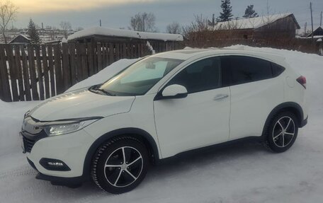 Honda Vezel, 2021 год, 2 050 000 рублей, 3 фотография