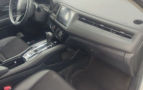 Honda Vezel, 2021 год, 2 050 000 рублей, 8 фотография