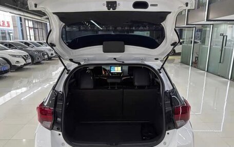 Toyota Yaris XP150 рестайлинг, 2022 год, 1 097 000 рублей, 7 фотография