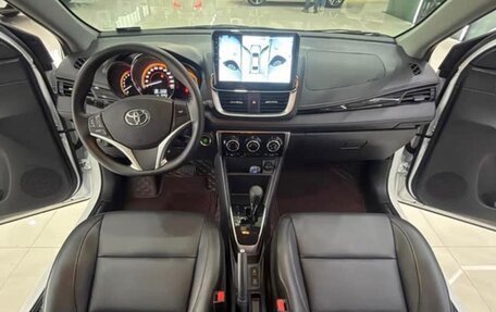 Toyota Yaris XP150 рестайлинг, 2022 год, 1 097 000 рублей, 8 фотография