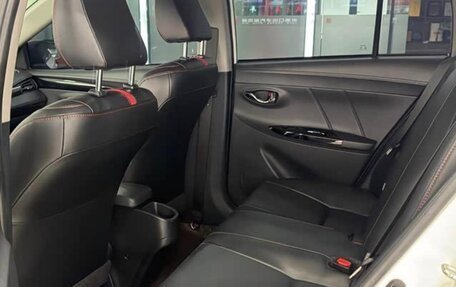 Toyota Yaris XP150 рестайлинг, 2022 год, 1 097 000 рублей, 13 фотография