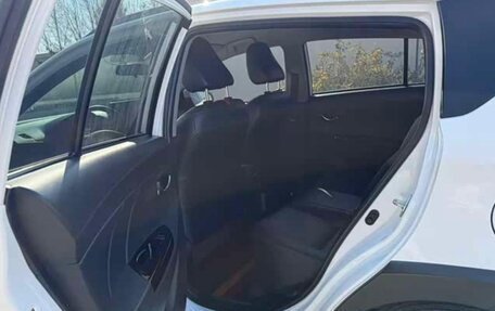 Toyota Yaris XP150 рестайлинг, 2022 год, 1 060 000 рублей, 17 фотография