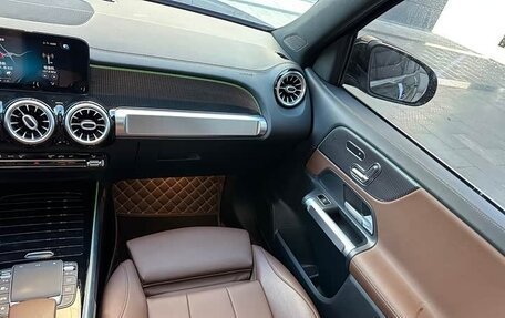 Mercedes-Benz GLB, 2021 год, 2 600 000 рублей, 14 фотография