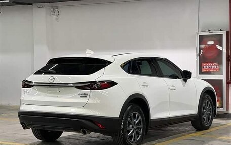 Mazda CX-4, 2021 год, 2 400 000 рублей, 3 фотография