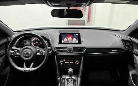 Mazda CX-4, 2021 год, 2 400 000 рублей, 9 фотография