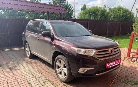 Toyota Highlander III, 2012 год, 2 400 000 рублей, 2 фотография