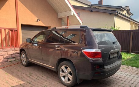 Toyota Highlander III, 2012 год, 2 400 000 рублей, 4 фотография