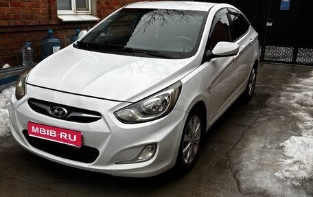 Hyundai Solaris II рестайлинг, 2012 год, 750 000 рублей, 1 фотография
