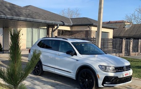 Volkswagen Tiguan II, 2020 год, 2 850 000 рублей, 3 фотография