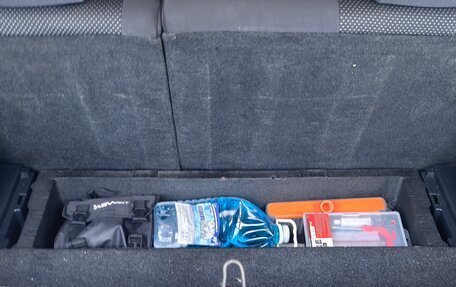 Toyota Ist II, 2003 год, 650 000 рублей, 14 фотография