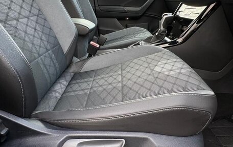 Volkswagen T-Roc I, 2023 год, 2 450 888 рублей, 12 фотография