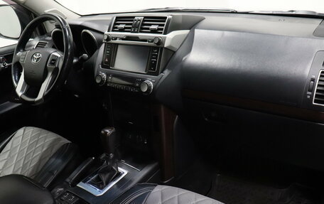 Toyota Land Cruiser Prado 150 рестайлинг 2, 2016 год, 3 989 000 рублей, 8 фотография