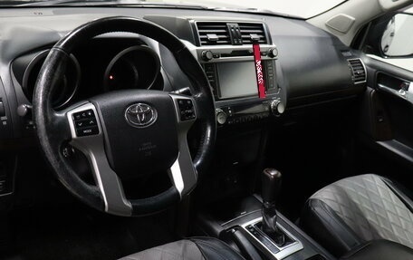 Toyota Land Cruiser Prado 150 рестайлинг 2, 2016 год, 3 989 000 рублей, 6 фотография