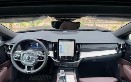 Volvo S90 II рестайлинг, 2025 год, 5 980 000 рублей, 14 фотография