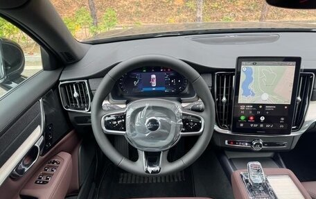 Volvo S90 II рестайлинг, 2025 год, 5 980 000 рублей, 15 фотография