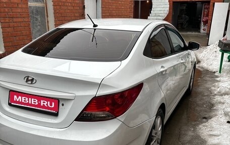 Hyundai Solaris II рестайлинг, 2012 год, 750 000 рублей, 2 фотография
