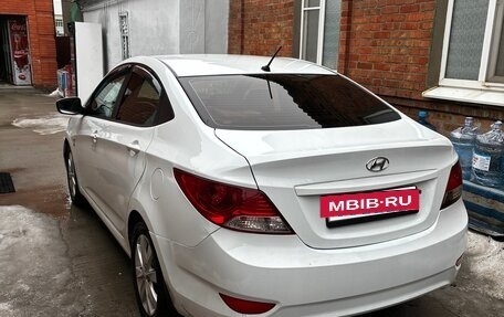 Hyundai Solaris II рестайлинг, 2012 год, 750 000 рублей, 3 фотография