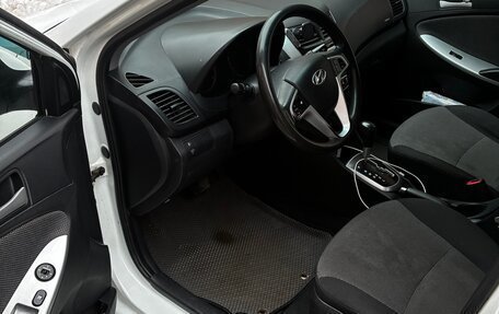 Hyundai Solaris II рестайлинг, 2012 год, 750 000 рублей, 4 фотография