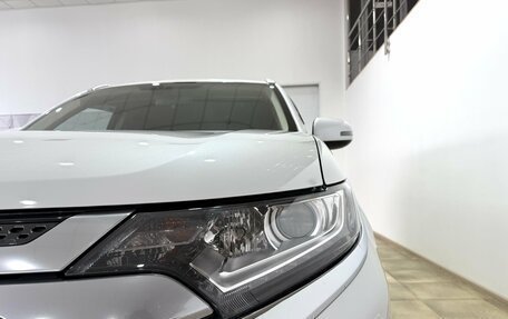 Mitsubishi Outlander III рестайлинг 3, 2018 год, 2 000 000 рублей, 11 фотография