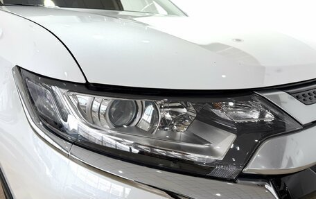 Mitsubishi Outlander III рестайлинг 3, 2018 год, 2 000 000 рублей, 12 фотография