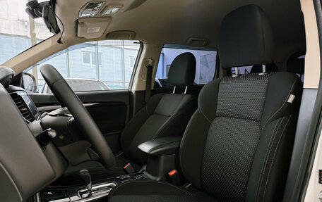 Mitsubishi Outlander III рестайлинг 3, 2018 год, 2 000 000 рублей, 18 фотография