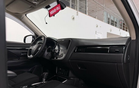 Mitsubishi Outlander III рестайлинг 3, 2018 год, 2 000 000 рублей, 19 фотография