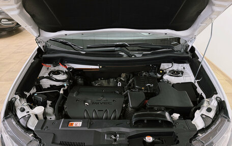 Mitsubishi Outlander III рестайлинг 3, 2018 год, 2 000 000 рублей, 34 фотография