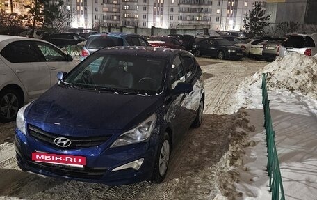 Hyundai Solaris II рестайлинг, 2015 год, 900 000 рублей, 9 фотография