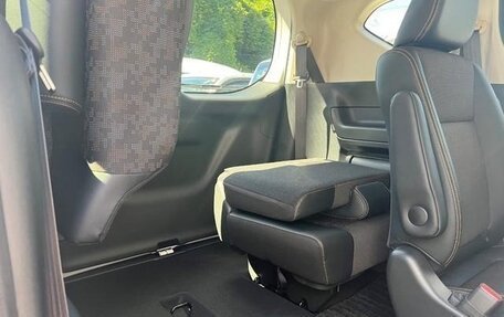 Honda Freed II, 2022 год, 1 365 000 рублей, 30 фотография