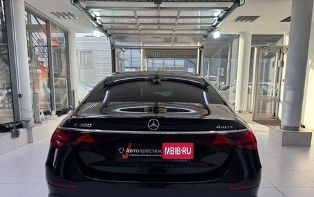 Mercedes-Benz E-Класс, 2024 год, 8 890 000 рублей, 5 фотография