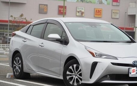 Toyota Prius IV XW50, 2021 год, 2 918 000 рублей, 3 фотография