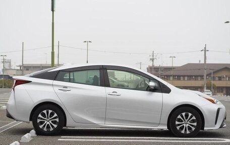Toyota Prius IV XW50, 2021 год, 2 918 000 рублей, 8 фотография