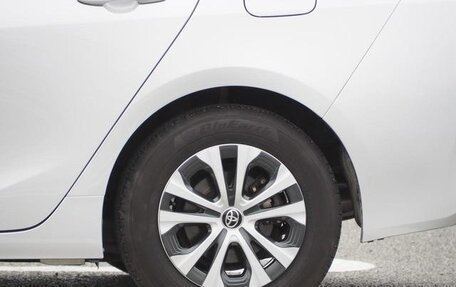 Toyota Prius IV XW50, 2021 год, 2 918 000 рублей, 13 фотография